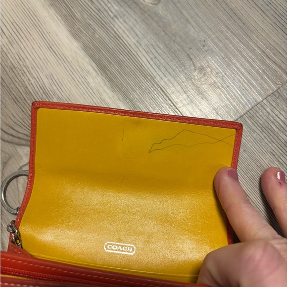 Classic Orange Vintage Wallet with key ring width is 5 length is 3 - Picture 5 of 7